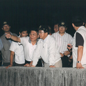 陳水扁總統赴嘉義縣視察湖內里淹水情形-陳水扁總統活動照片-MOFA109179CF-2020-12-PH00030-052