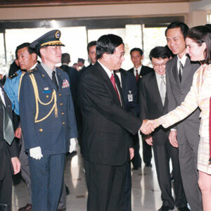 陳水扁總統抵達尼加拉瓜馬納瓜機場接受軍禮歡迎-陳水扁總統「民主外交、友誼之旅」活動照片-MOFA109179CF-2020-12-PH00051-075