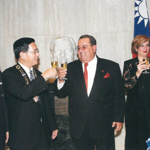 陳水扁總統於尼加拉瓜拜會尼國總統阿雷曼(Arnoldo Aleman Laccayo)贈勳-陳水扁總統「民主外交、友誼之旅」活動照片-MOFA109179CF-2020-12-PH00051-094