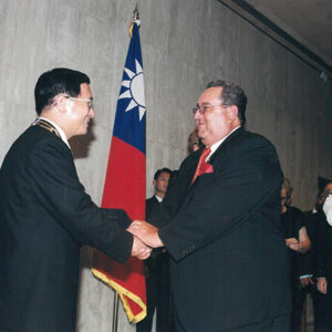 陳水扁總統於尼加拉瓜拜會尼國總統阿雷曼(Arnoldo Aleman Laccayo)贈勳-陳水扁總統「民主外交、友誼之旅」活動照片-MOFA109179CF-2020-12-PH00051-095