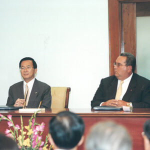 陳水扁總統於尼加拉瓜與尼國總統阿雷曼(Arnoldo Aleman Laccayo)簽屬聯合公報並舉行記者會-陳水扁總統「民主外交、友誼之旅」活動照片-MOFA109179CF-2020-12-PH00051-100