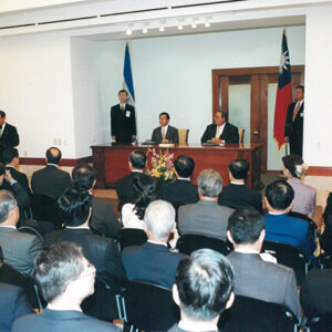 陳水扁總統於尼加拉瓜與尼國總統阿雷曼(Arnoldo Aleman Laccayo)簽屬聯合公報並舉行記者會-陳水扁總統「民主外交、友誼之旅」活動照片-MOFA109179CF-2020-12-PH00051-101