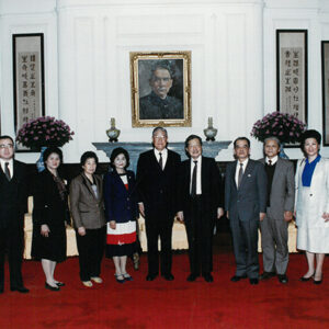 總統接見228受難家屬代表於總統府-李總統照片冊-MOFA109179CF-2020-12-PH00109-073