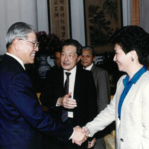 總統接見228受難家屬代表於總統府-李總統照片冊-MOFA109179CF-2020-12-PH00109-074