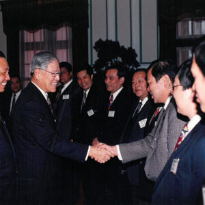 總統以茶會接見台灣省市議會議長副議長許再恩等人-李總統照片冊-MOFA109179CF-2020-12-PH00114-019