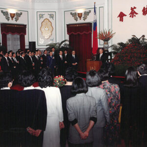 總統以茶會款待北美台灣商會聯合會回國訪問團蔡仁泰先生等人於總統府-李總統照片冊-MOFA109179CF-2020-12-PH00114-051