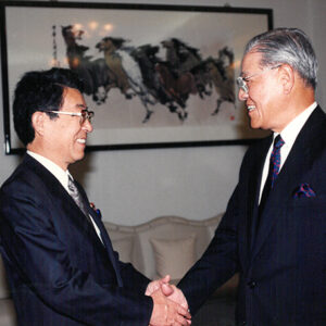 總統接見日本前通產大臣渡部恒三等人於總統府-李總統照片冊-MOFA109179CF-2020-12-PH00114-068