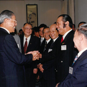 總統以茶會款待世界柯蔡宗親總會年會代表蔡永勳先生等人於總統府-李總統照片冊-MOFA109179CF-2020-12-PH00117-020