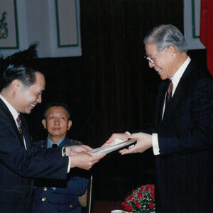 總統茶會款待第31屆金馬獎入圍新片代表及個人曾慶瑜等人-李總統照片冊-MOFA109179CF-2020-12-PH00117-076