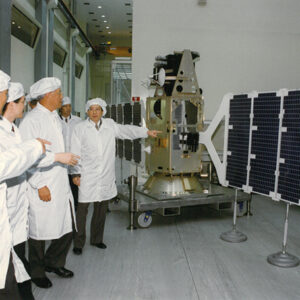 李登輝總統視導國家太空計畫中華一號衛星等整測設備-李登輝總統活動照片冊-MOFA109179CF-2020-12-PH00163-072