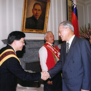 李登輝總統接見促進原住民社會發展有功團體代表暨原住民楷模。-李登輝總統活動照片冊-MOFA109179CF-2020-12-PH00164-062