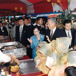 李登輝總統伉儷蒞臨「寶貝童心」園遊會。-李登輝總統活動照片冊-MOFA109179CF-2020-12-PH00164-067