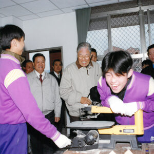 李登輝總統巡視金湖國中。-李登輝總統活動照片冊-MOFA109179CF-2020-12-PH00164-096