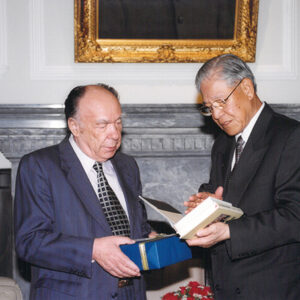 李登輝總統於總統府接見俄羅斯學者亞可夫列夫-李登輝總統活動照片冊-MOFA109179CF-2020-12-PH00165-002