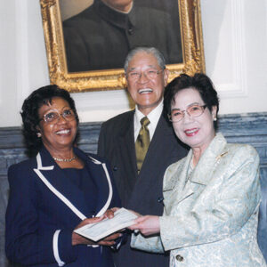 李總統伉儷於總統府接見聖多美普林西比民主共和國國陀達總統夫人-李登輝總統活動照片冊-MOFA109179CF-2020-12-PH00165-026