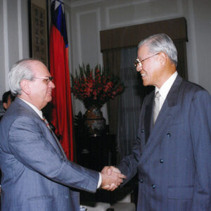 李總統於總統府接見中美洲議會副議長加德理-李登輝總統活動照片冊-MOFA109179CF-2020-12-PH00165-051