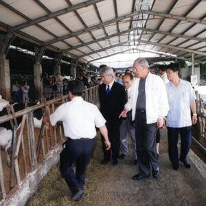 李總統蒞臨新竹市探訪傑出農民劉進士生-李登輝總統活動照片冊-MOFA109179CF-2020-12-PH00165-057