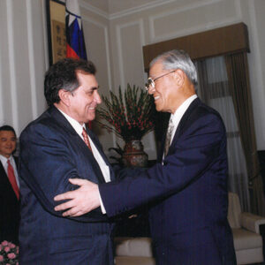 李總統於總統府接見巴拉圭眾議院外交委員會副主席阿列華雷等人-李登輝總統活動照片冊-MOFA109179CF-2020-12-PH00165-073