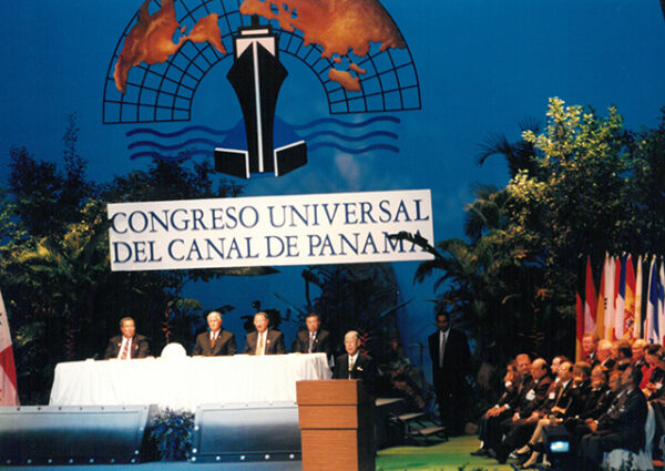 李總統登輝先生參加巴拿馬運河世界會議，並於開幕典禮-李總統照片冊-MOFA109179CF-2020-12-PH00167-001