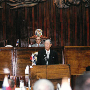 李總統登輝先生於巴拿馬立法議會發表演說(後座者為巴國議會議長龔薩雷斯)-李總統照片冊-MOFA109179CF-2020-12-PH00167-002