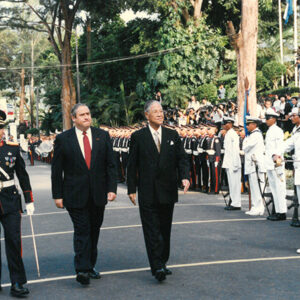 薩爾瓦多總統賈德隆(左二)於總統府以軍禮歡迎李總統登輝先生-李總統照片冊-MOFA109179CF-2020-12-PH00167-008