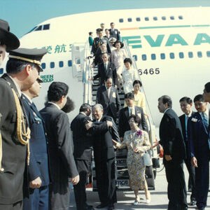 李總統登輝先生抵薩爾瓦多首都Comalapa軍用機場，受到薩國政府官員熱烈歡迎-李總統照片冊-MOFA109179CF-2020-12-PH00167-058