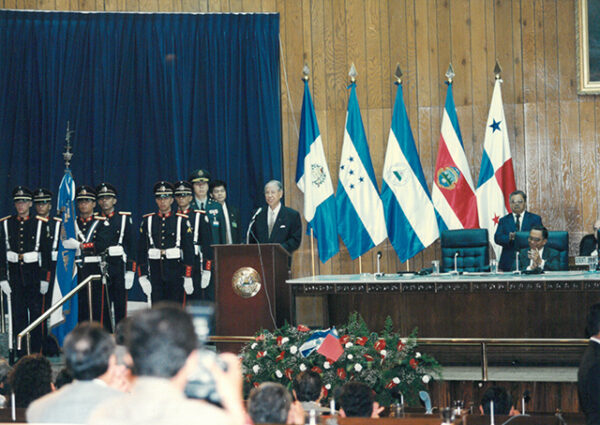 李總統登輝先生於薩爾瓦多國會發表演說-李總統照片冊-MOFA109179CF-2020-12-PH00167-067
