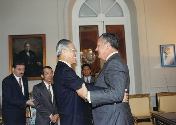 李總統登輝先生拜會巴拉圭總統瓦斯莫西(右一)-李總統照片冊-MOFA109179CF-2020-12-PH00167-088