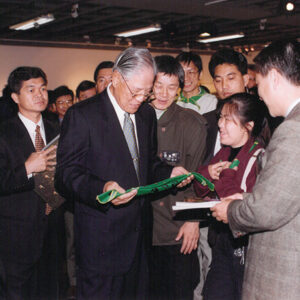 李總統蒞臨誠品敦南店參觀福爾摩沙森林頌自然生態攝影展-李登輝總統活動照片-MOFA109179CF-2020-12-PH00169-007