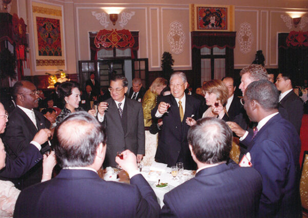 李總統於總統府設晚宴款待駐華使節及代表-李登輝總統活動照片-MOFA109179CF-2020-12-PH00169-025