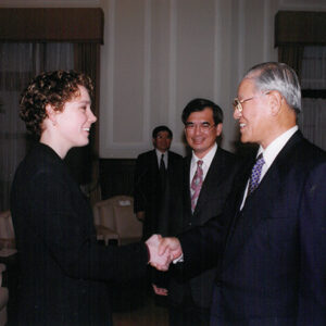 李總統於總統府接見國際經濟商管學生會一九九九年世界總會長會議代表布拉克等人-李登輝總統活動照片-MOFA109179CF-2020-12-PH00169-054