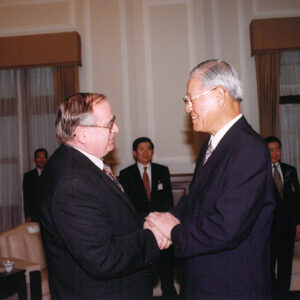 李登輝總統於總統府接見加拿大國會議員訪華團馬隆尼夫婦等人-李登輝總統活動照片-MOFA109179CF-2020-12-PH00169-098