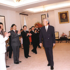 李登輝總統於總統府接見留日台灣同鄉會回國致敬團詹德薰等人-李登輝總統活動照片-MOFA109179CF-2020-12-PH00169-099