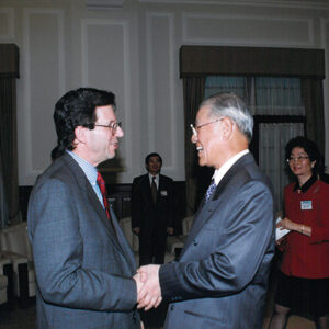 李登輝總統於總統府接見台灣關係法二十周年國際學術研討會與會外國學者哈丁爾等人-李登輝總統活動照片-MOFA109179CF-2020-12-PH00169-116