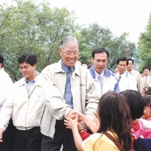 李登輝總統蒞臨一九九九年花蓮國際石雕藝術展-李登輝總統活動照片-MOFA109179CF-2020-12-PH00169-127