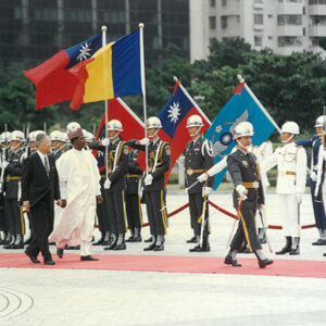 李總統登輝先生於中正紀念公園以軍禮歡迎查德總統德比-李總統照片冊-MOFA109179CF-2020-12-PH00171-041