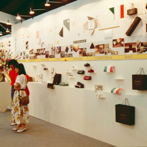 -經濟 農漁牧。 工商展示。 金融股市。 兩岸經貿。 服務業。-MOFA109179CF-2020-12-SL00029-073