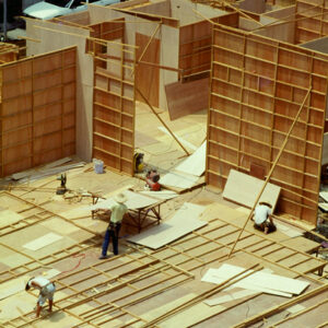 搭建預售屋-台北市容 商業大樓、房地產、市容。 街頭、人群。 交通建設(捷運、北二高)。-MOFA109179CF-2020-12-SL00033-001