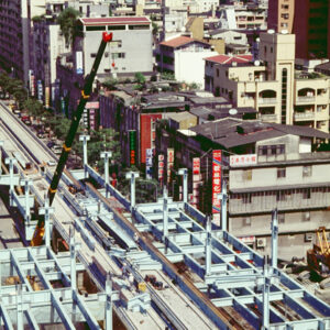 捷運-台北市容 商業大樓、房地產、市容。 街頭、人群。 交通建設(捷運、北二高)。-MOFA109179CF-2020-12-SL00033-027