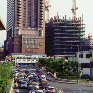 -台北市容 商業大樓、房地產、市容。 街頭、人群。 交通建設(捷運、北二高)。-MOFA109179CF-2020-12-SL00033-045