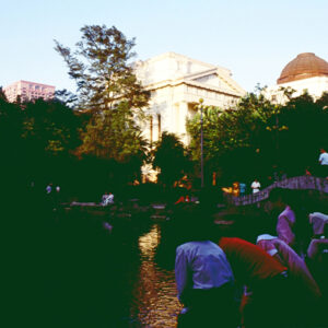 -台北市容 商業大樓、房地產、市容。 街頭、人群。 交通建設(捷運、北二高)。-MOFA109179CF-2020-12-SL00033-112