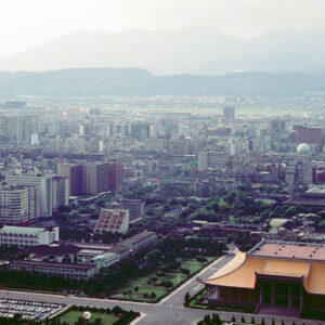 -台北市容 商業大樓、房地產、市容。 街頭、人群。 交通建設(捷運、北二高)。-MOFA109179CF-2020-12-SL00033-134