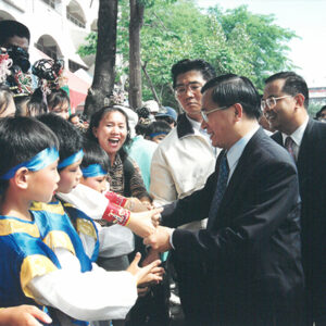 陳水扁總統赴高雄縣參加林園國小一百周年校慶-陳水扁總統活動照片-MOFA109179CF-2020-12-PH00026-022