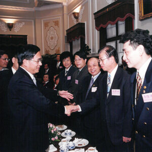 陳水扁總統於總統府接見台灣省照相公會福爾摩莎建築金獅獎活動委員會代表-陳水扁總統活動照片-MOFA109179CF-2020-12-PH00026-044