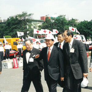 陳水扁總統蒞臨國父紀念館參加九十年世界紅十字日慶祝大會暨志工校閱活動-陳水扁總統活動照片-MOFA109179CF-2020-12-PH00026-051