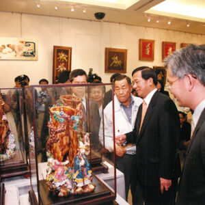 陳水扁總統蒞臨國父紀念館參觀民族藝術師林再興交趾陶技藝展及石上老人畫展-陳水扁總統活動照片-MOFA109179CF-2020-12-PH00027-001