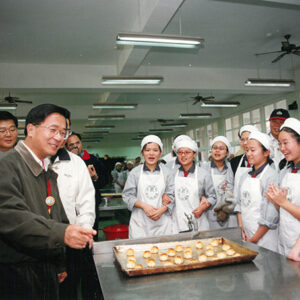 陳水扁總統赴新竹縣陪同賴比瑞亞總統泰勒參觀關西高農-陳水扁總統活動照片-MOFA109179CF-2020-12-PH00027-059