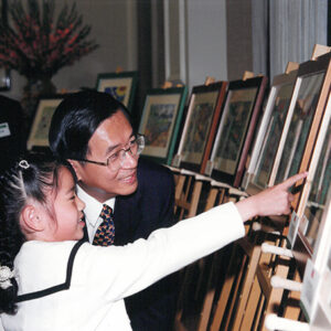 陳水扁總統於總統府接見「關懷大地、畫我家鄉-打造一個綠色社區」親子繪畫比賽得獎代表-陳水扁總統活動照片-MOFA109179CF-2020-12-PH00027-080