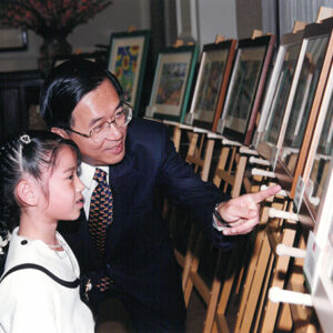 陳水扁總統於總統府接見「關懷大地、畫我家鄉-打造一個綠色社區」親子繪畫比賽得獎代表-陳水扁總統活動照片-MOFA109179CF-2020-12-PH00027-081