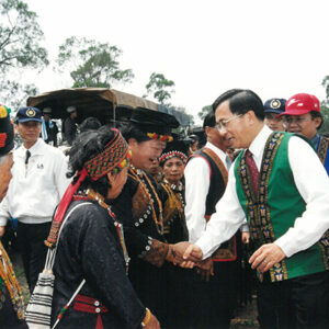 陳水扁總統於屏東泰武國小參加大武山成年禮活動-陳水扁總統活動照片-MOFA109179CF-2020-12-PH00027-090